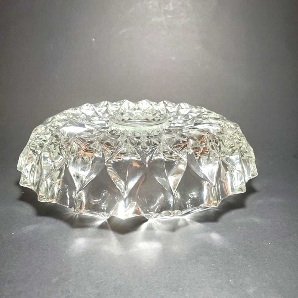 VINTAGE Mid-Century Heavy Clear Cut Glass Vintage Ashtray 7" Starburst Pattern - Picture 6 of 9
